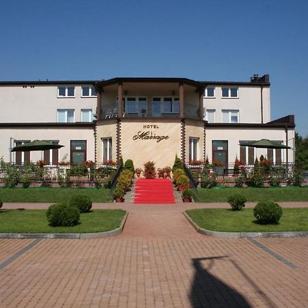 Hotel Mariage Wloszczowa ภายนอก รูปภาพ